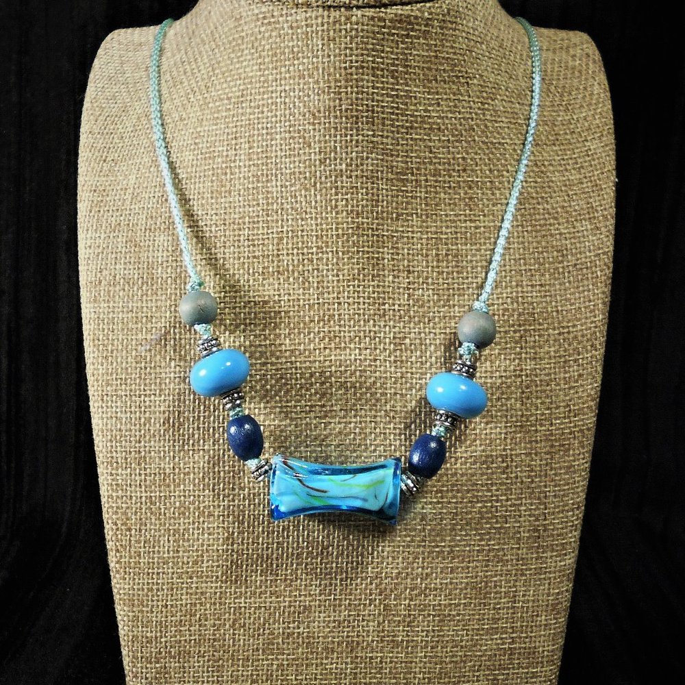 beaded necklace glass
